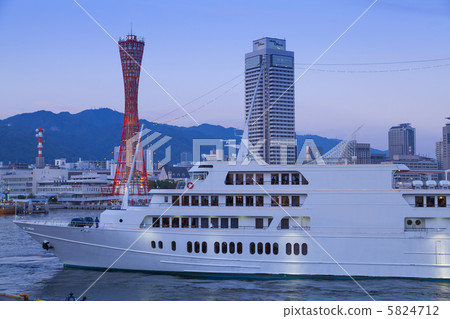 神戶港和客船 5824712