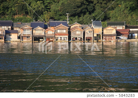 在Ine的雪船 在Ine的雪船 5843283