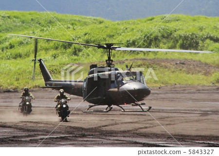 Helibaun Huey and deployment force 5843327