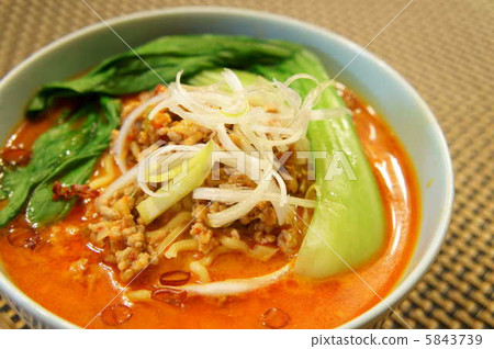 Soup noodles 5843739