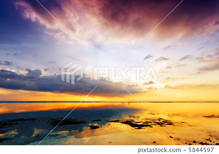 Sunset 5844597