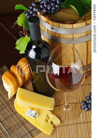 Wine and cheese 5844600