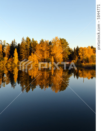 lake lake 5844771