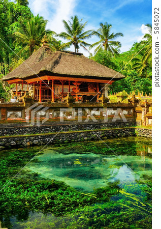 Tirta Empul Temple 5845072