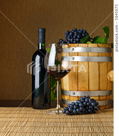 Red wine 5845073