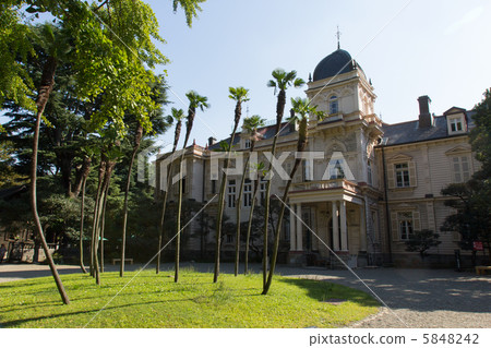 Former Iwasaki mansion garden 5848242