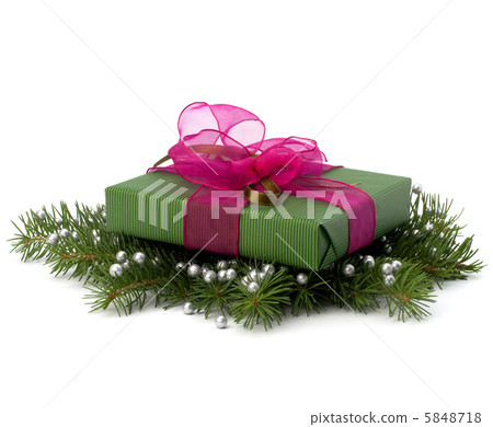 Christmas gift box 5848718