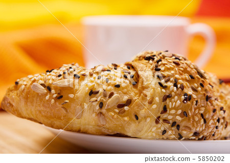 Breakfast time. Breakfast time. 5850202