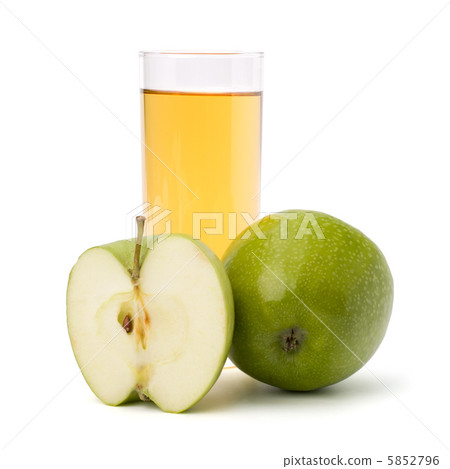 apple juice in glass and apple 5852796