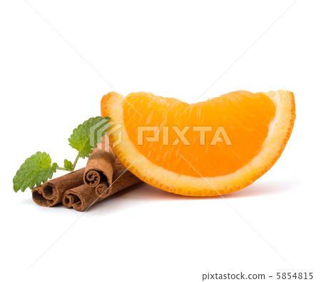 Orange fruit segment, cinnamon sticks and mint. Hot drinks ingre Orange fruit segment, cinnamon sticks and mint. Hot drinks ingre 5854815