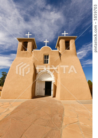 陶斯歷史建築，舊金山教堂 5859703