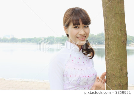 Ao zai beautiful cuddling tree 5859931