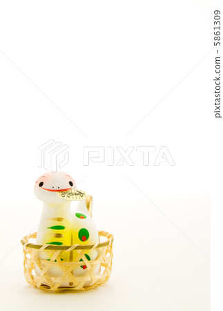 The same ratio as the zodiac white snake postcard 5861309