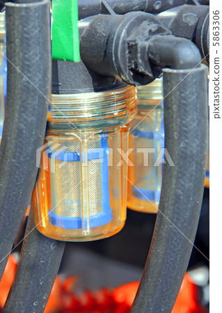 Fuel filters and hoses, engine 5863306