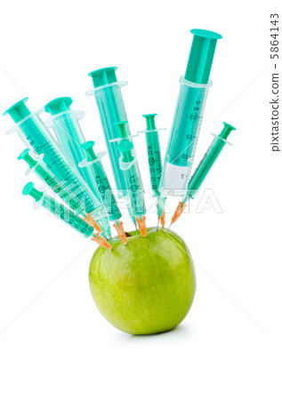 Experiment with apple and syringes Experiment with apple and syringes 5864143