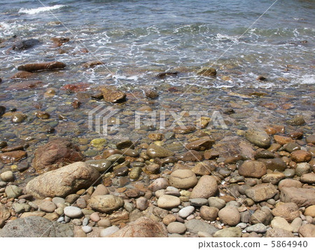 石頭和波浪 石頭和波浪 5864940