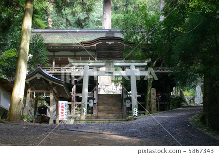 Kyoto Yuki Shrine Torii and Shrine Kyoto Yuki Shrine Torii and Shrine 5867343