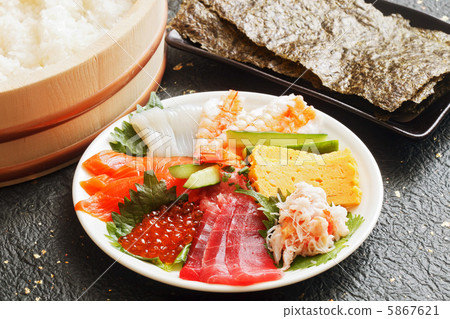 Hand rolled sushi 5867621