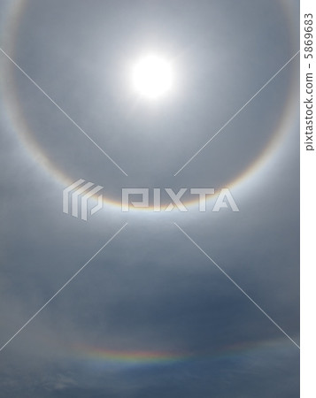 Daylight and horizontal rainbow 5869683