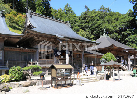 The Shikoku Buddhist No. 12 Buddhist temple "Yakusanji" Main Hall, Daishodo and Hiraji 5871667