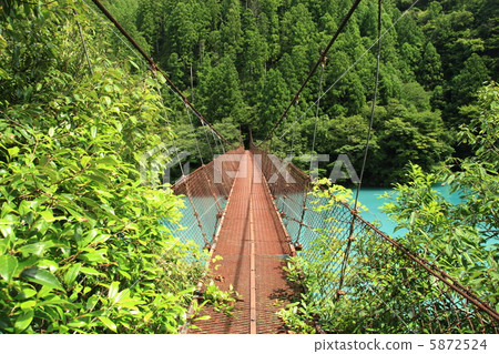 鐘上的橋 鐘上的橋 5872524