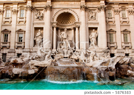 Trevi Fountain - famous landmark in Rome 5876383