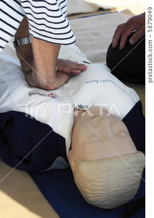 Heart massage 5879049