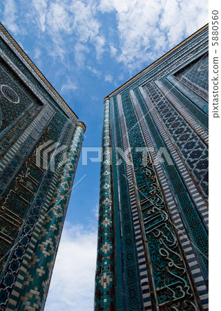 Blue tiled facades of Shahi-Zinda Necropolis, Samarkand, Uzbekis 5880560