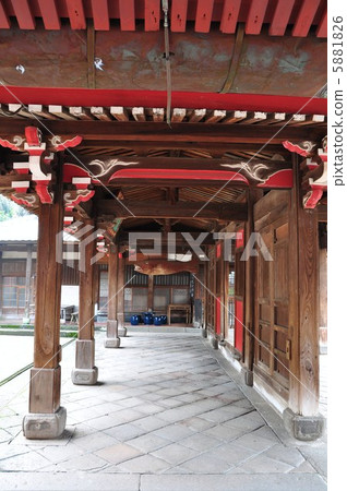 Sofukuji Temple gate and fish plate Sofukuji Temple gate and fish plate 5881826
