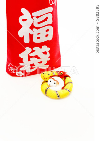 蛇年新年材料福袋與兩條蛇 蛇年新年材料福袋與兩條蛇 5882595