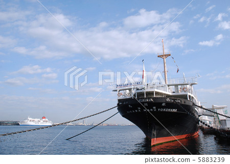Yokohama Yamashita Park Hikawa Maru 5883239