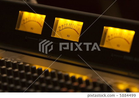 Mixing table 5884499