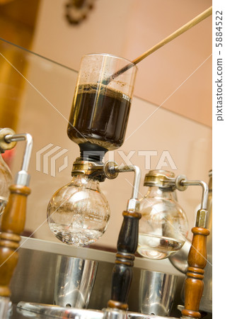 Make beans with siphons Make beans with siphons 5884522