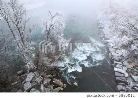Rime frost on Tanaro river, Piedmont, Italy. 5885011