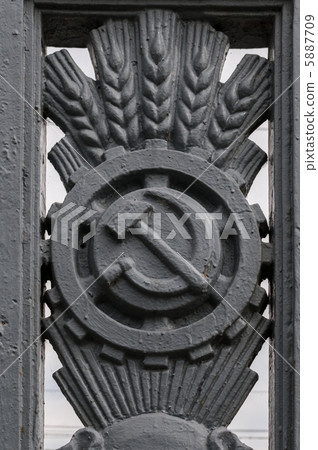 Soviet coat of arms 5887709
