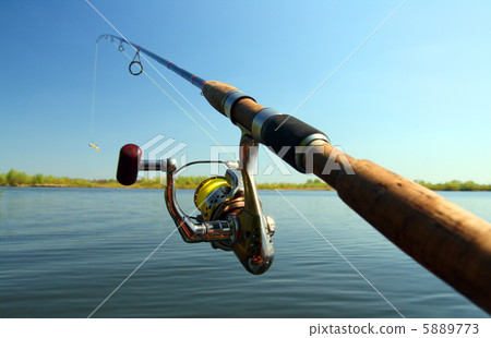 spinning and lake 5889773