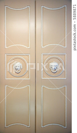 old closed ornate doors old closed ornate doors 5889871