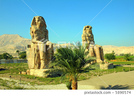 colossi of memnon in Luxor Egypt colossi of memnon in Luxor Egypt 5890574