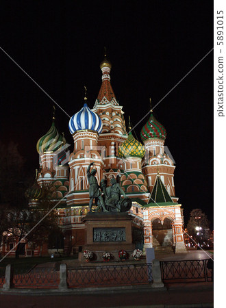 Vasiliy Blazhenniy church in Moscow Vasiliy Blazhenniy church in Moscow 5891015