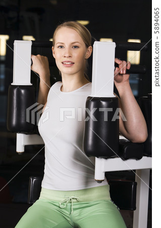 Go in for sport in the gym Go in for sport in the gym 5894065