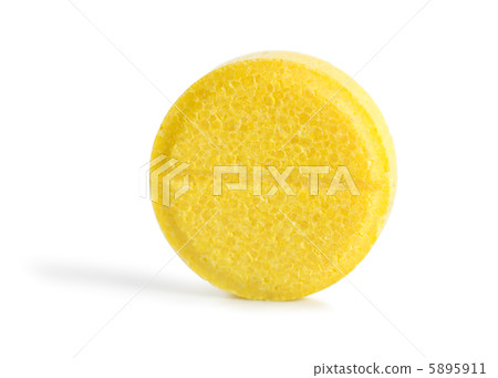 Vitamin pill 5895911