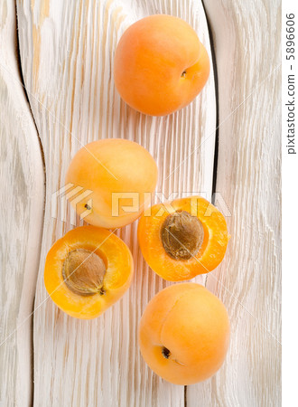 Apricots on the table Apricots on the table 5896606