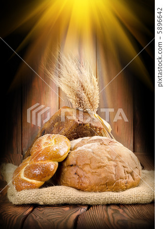 Rays and the bread Rays and the bread 5896642