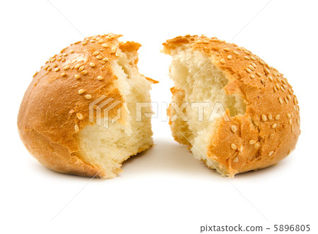 Two halves of wheat bread 5896805