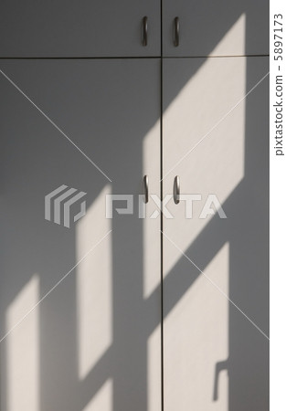Light and shadows 5897173