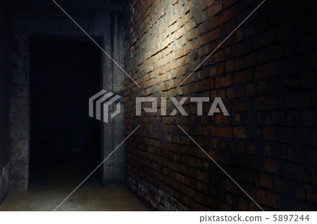 Darkness in the interior 5897244