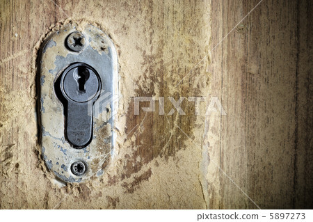 Keyhole 5897273