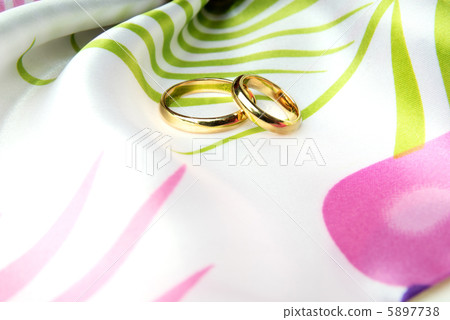 Two golden rings Two golden rings 5897738