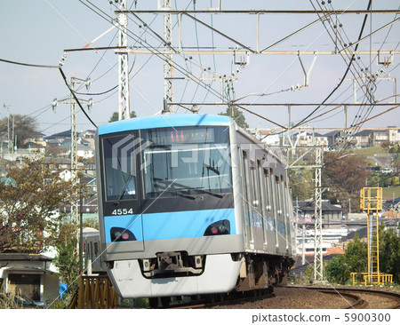 Odakyu Line 4000 near Machida station Odakyu Line 4000 near Machida station 5900300