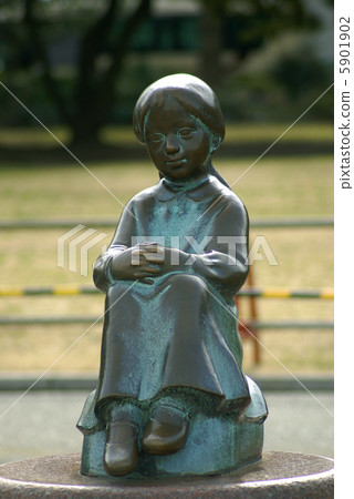 有紅色鞋子的女孩 5901902